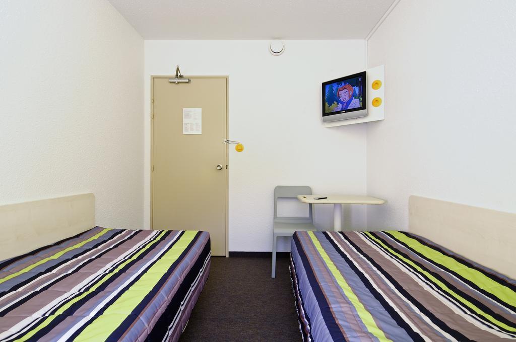 Enzo Hotel 1Er Prix Coudes Exteriér fotografie